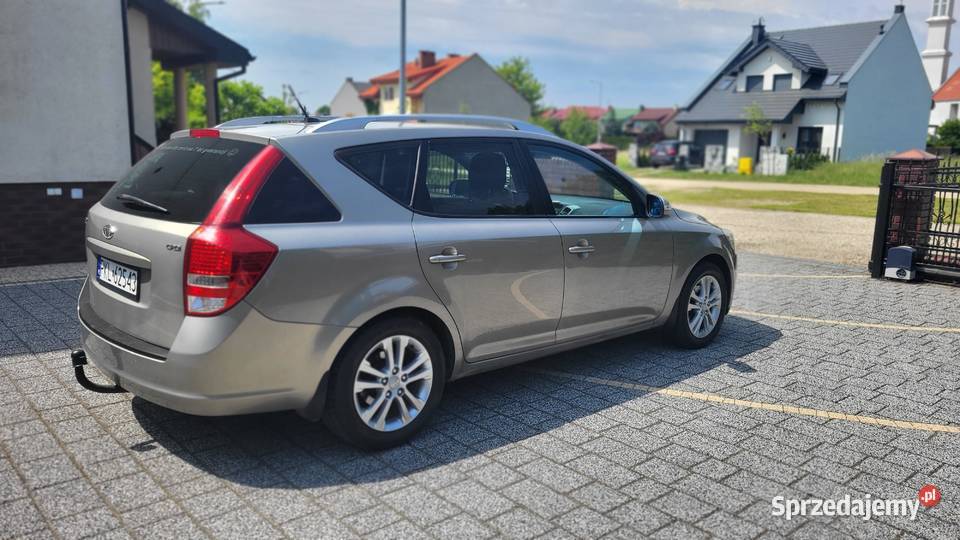Kia Ceed Kombi 16 CRDI 116 2010r Doinwestowany Koło sprzedam