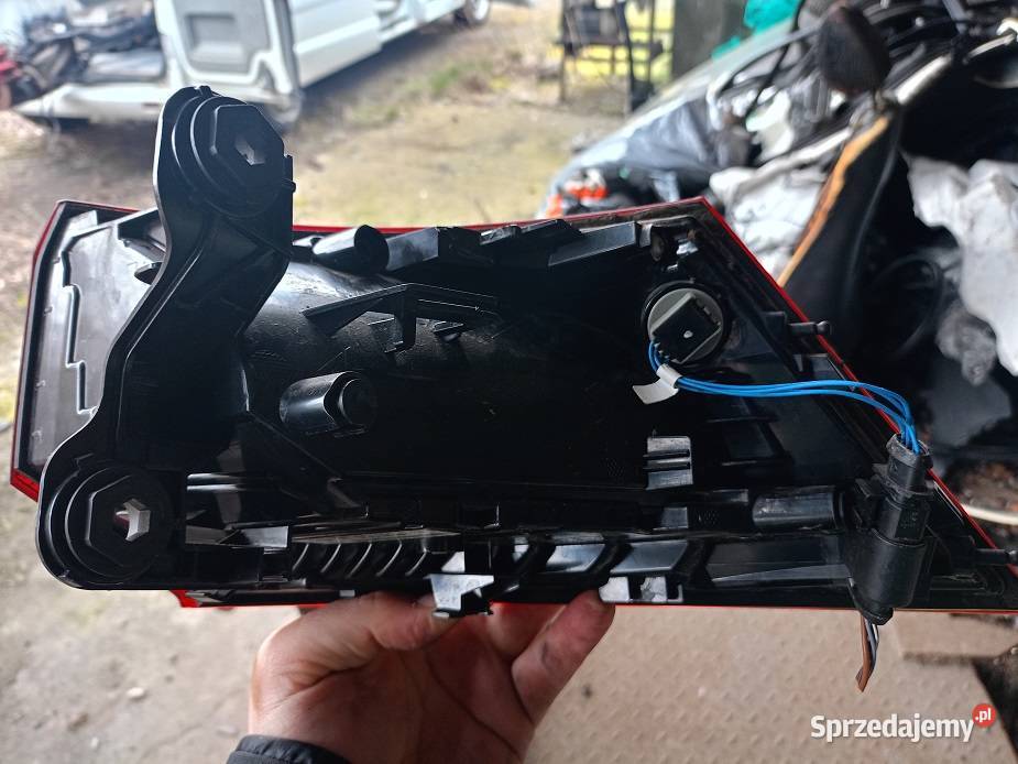 Lampa tył w błotnik lewa prawa GOLF VIII 8