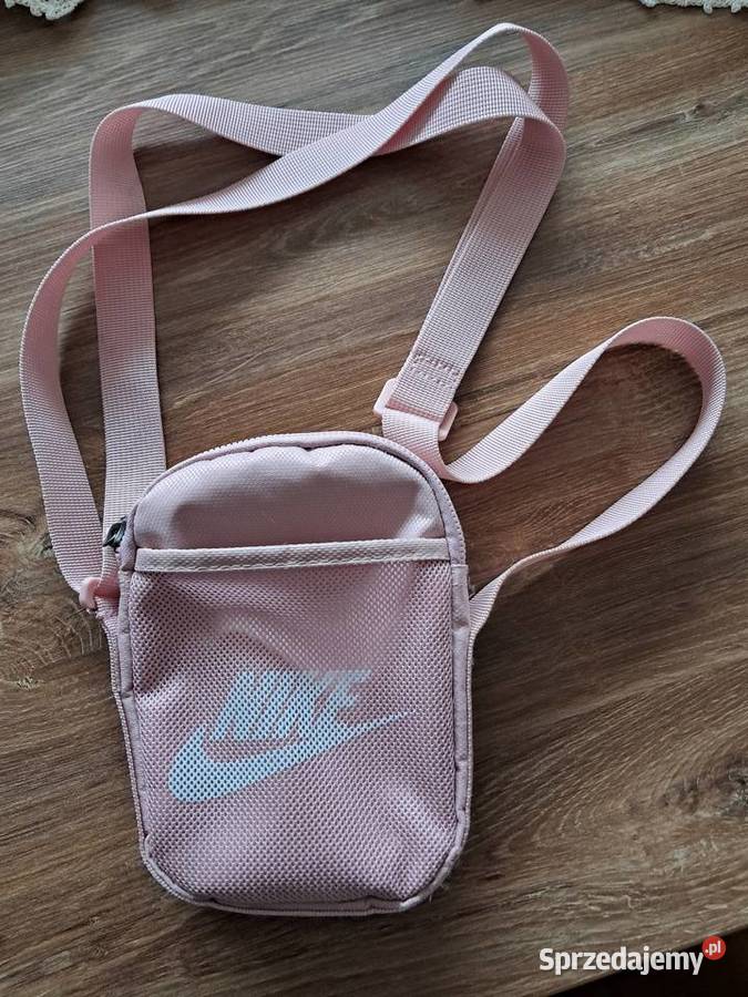 saszetka nike w kolorze pudrowy róż stan Sandomierz