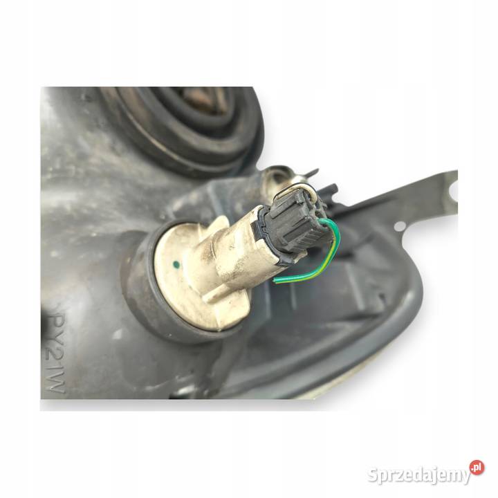 LAMPA PRAWA Toyota Yaris I LIFT 0306 prawy przód lubelskie Chełm sprzedam