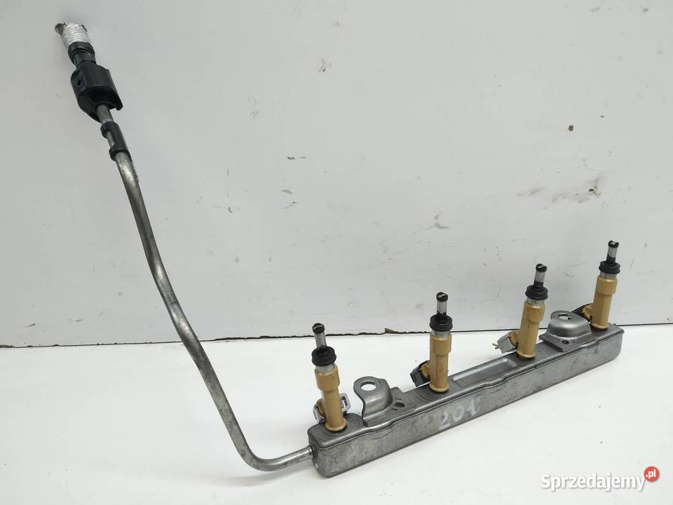 LISTWA WTRYSKOWA 18 HYBRID Toyota Auris II 2012