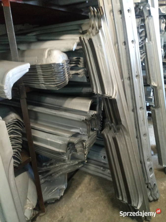 mercedes viano błotnik tylny bok