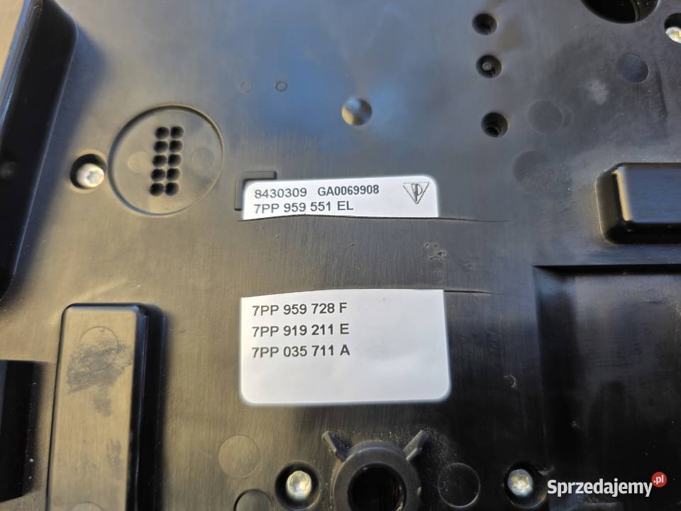Lampka Przednia Panel Podsufitki 7PP959551EL osobowe Skawina