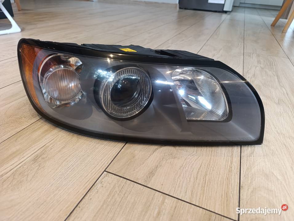 Lampa przednia prawa Volvo V50 stan prawe Lampy przednie śląskie Dąbrowa Górnicza
