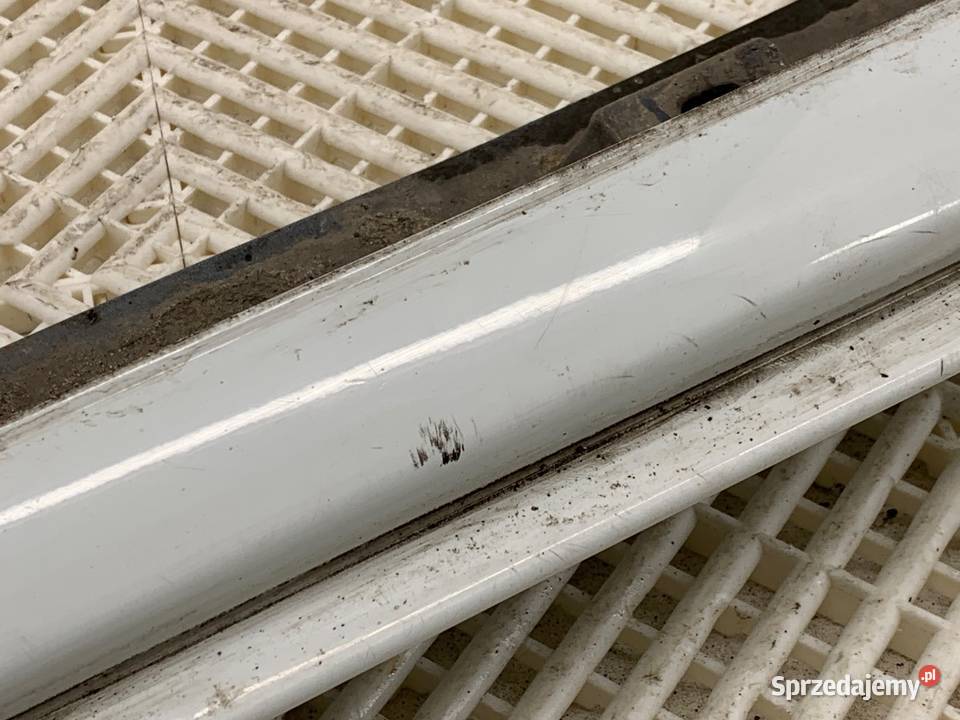 LISTWA PROGOWA PRAWY RLINE VW PASSAT B8 Kombi