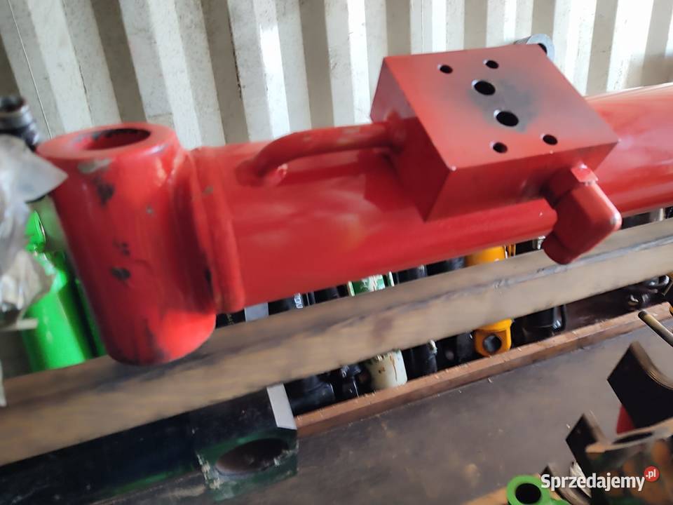 Siłownik hydrauliczny wysuwu ramienia MANITOU Części maszyn i innych pojazdów Wilkowo