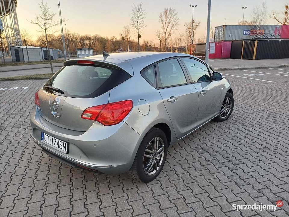 Opel Astra J LIFT 14 T Navigacja Klimatronik 176200km