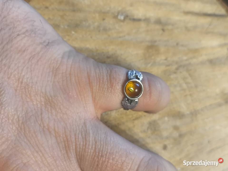 Srebrny pierścionek z bursztynowym oczkiem G5 srebro Mysłowice sprzedam