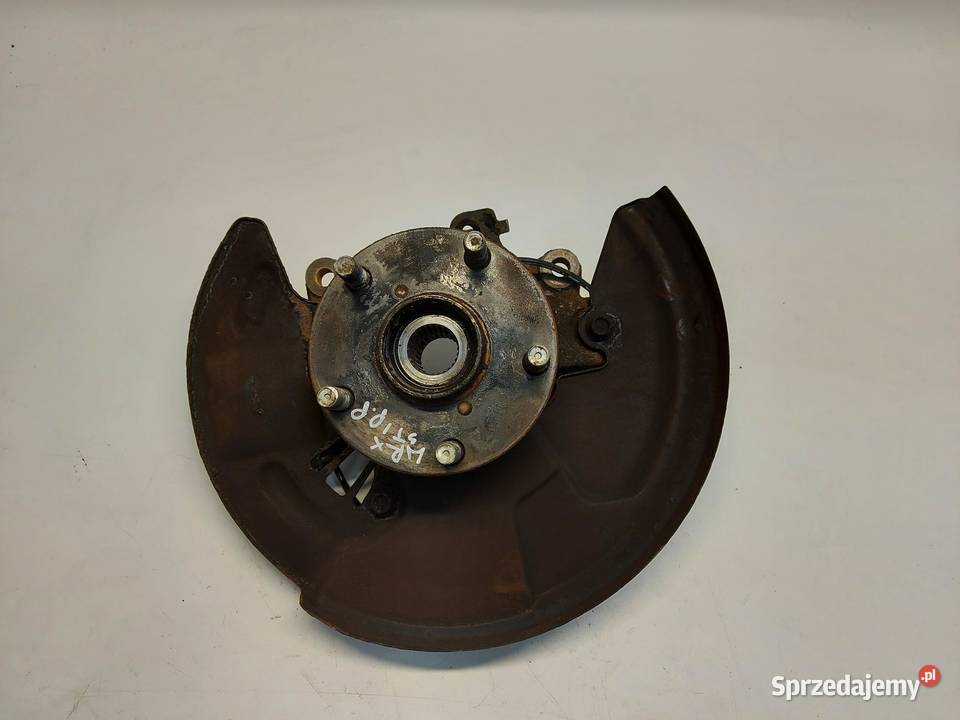 Subaru WRX STI 2015r zwrotnica prawa przód