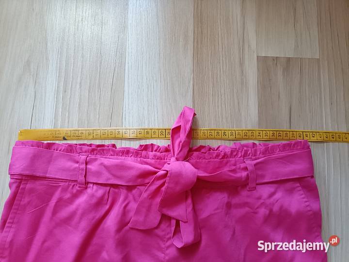 Wiskozowe szorty z wiązaniem