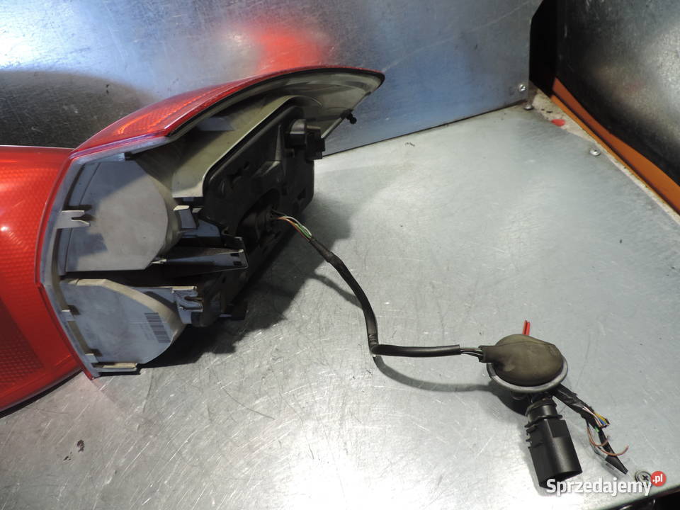 LAMPA LEWY TYŁ AUDI A4 B6 SEDAN małopolskie Nowy Sącz