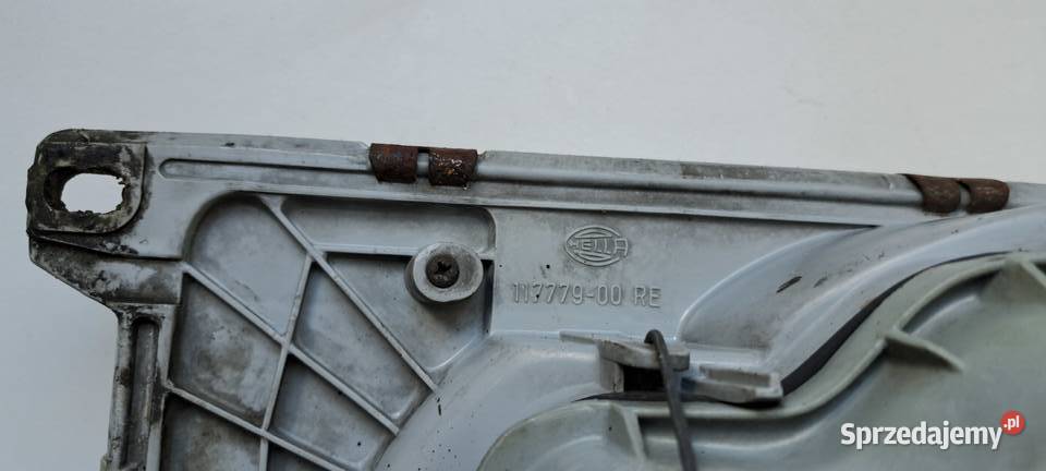 Reflektor prawy Hella Mercedes W123