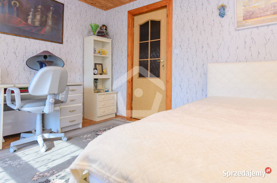 Strażów dom wolnostojący mieszkalny Sprzedaż sprzedam