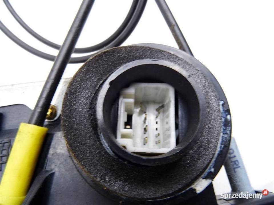 ZAMEK TYŁ LEWY TOYOTA COROLLA E12 Kombi 0107