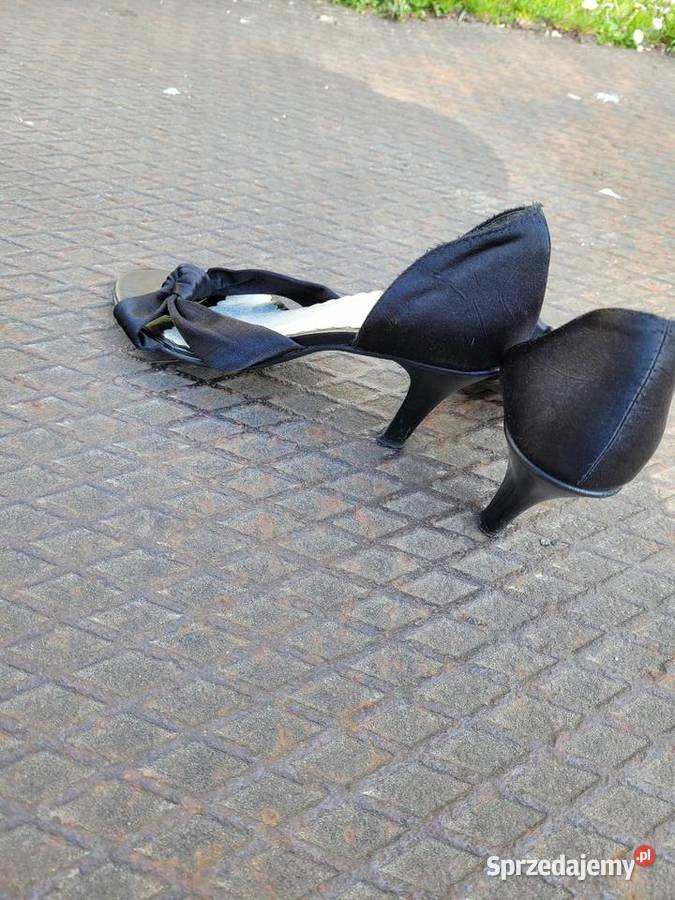 Sprzedam buty szpilki koloru czarnego łódzkie Zelów