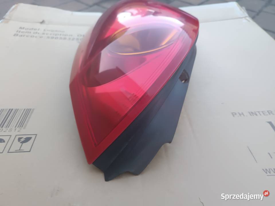 Nissan Primera P12 lampa prawy tył tylna prawa Częstochowa