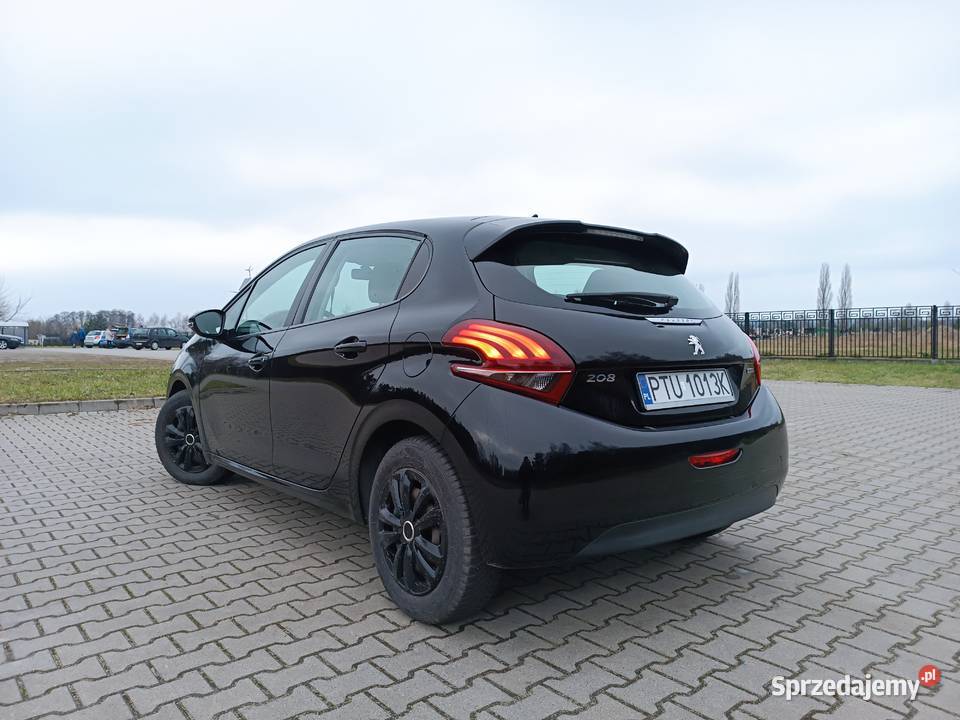 Peugeot 208 2016r 16 BlueHDi 100 czarny Turek sprzedam