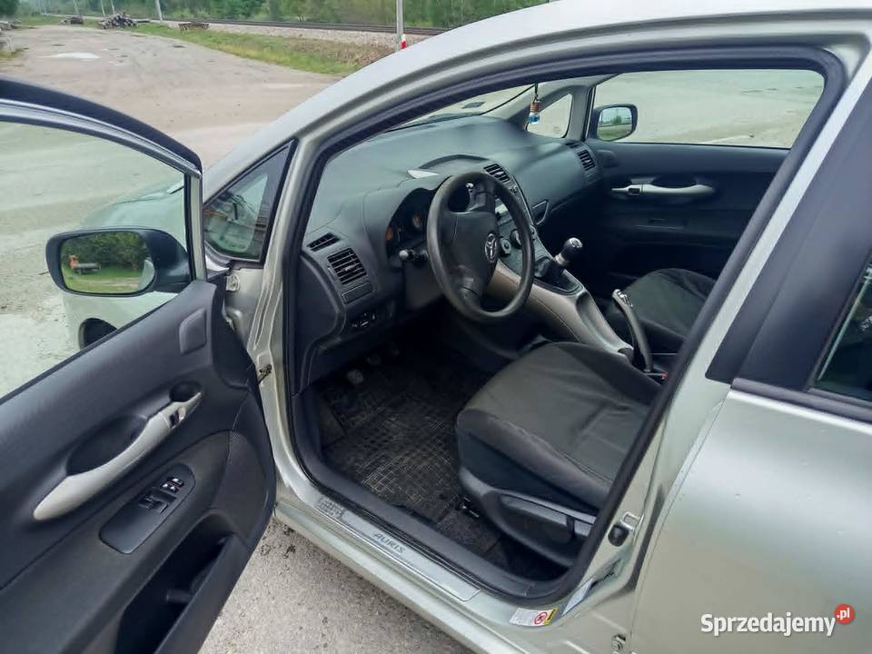 Toyota Auris nieuszkodzony Łuków