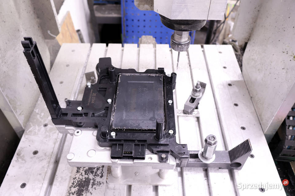 Sterownik komputer mechatronika naprawa Usługi motoryzacyjne