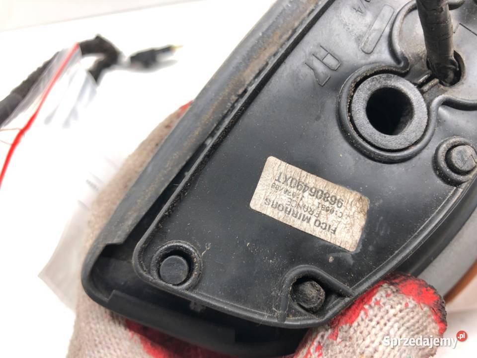 LUSTERKO LEWY PEUGEOT 207 Hatchback 0615