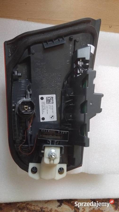 Lampa prawy tyl bmw f30 LCI klapy bagażnika usa osobowe Pęczniew