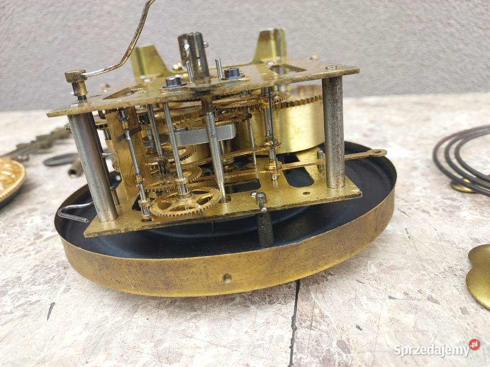 173 Zestaw mechanizm starego małego zegara HAU Tczew