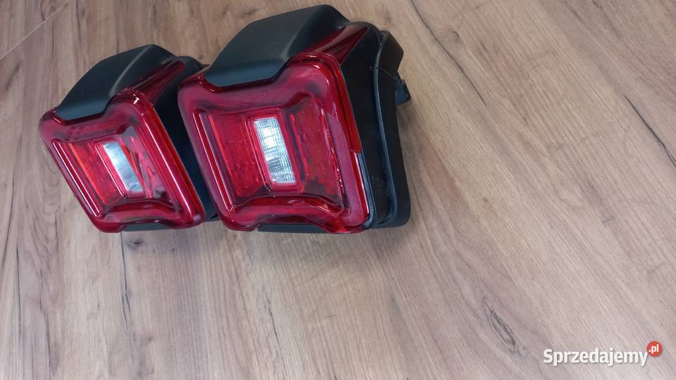 Lampy tylne LED z martwym polem BLIS lewa prawa Sanok