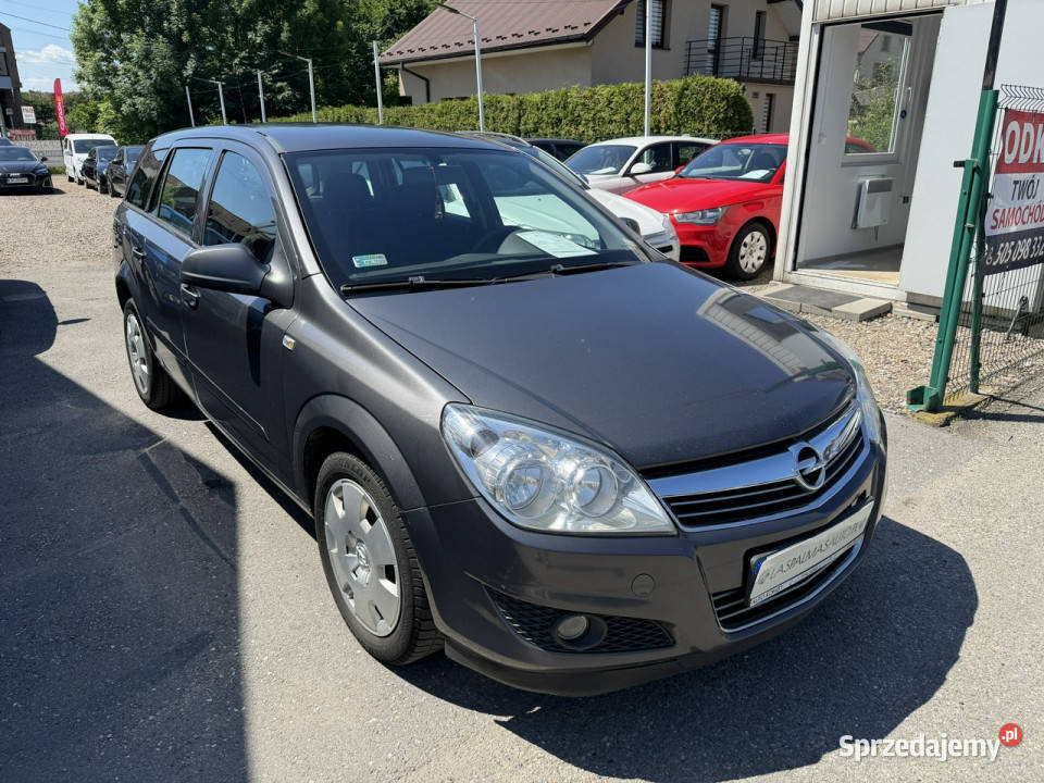 Opel Astra RatyZamiana Gwarancja 2010 bez rdzy Rok produkcji 2010 Gdów sprzedam
