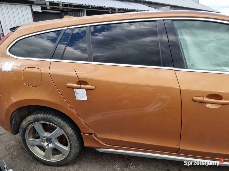 DRZWI PRAWE TYŁ VOLVO V60 704 VIBRANT COPPER osobowe Lipno