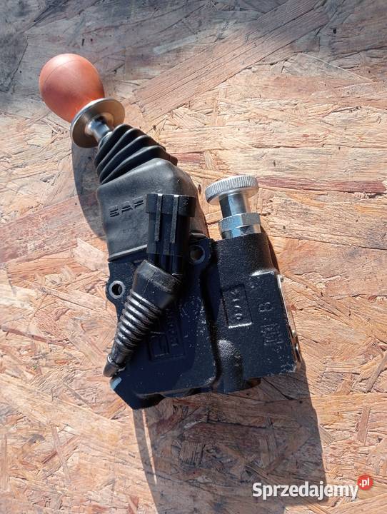 DeutzFahr Agrofarm Seria 5 zawór hamulcowy park Koszanowo