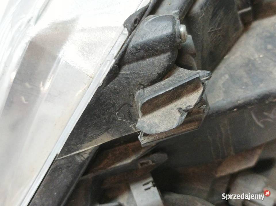 LAMPA PRZÓD PRAWA XENON EUROPA T27 Toyota osobowe