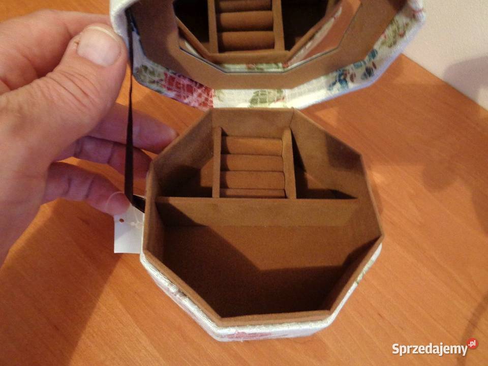 Kuferek na biżuterie Toruń sprzedam