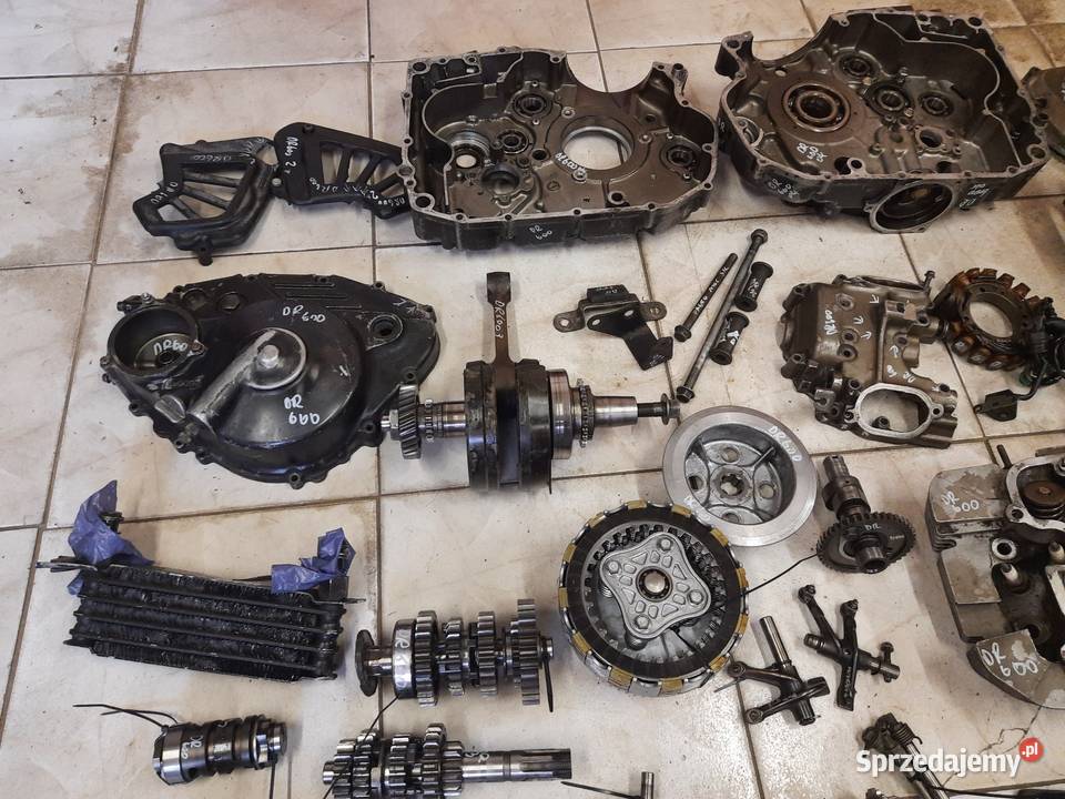 Suzuki DR 600 silnik części wał głowica cylinder Silniki i osprzęt Jelenia Góra