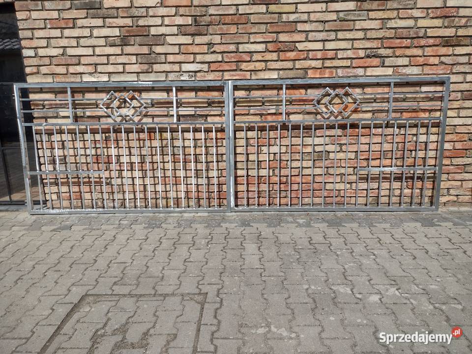 Brama rozwierna uchylna ozdobna bramka Międzyrzecz-Wybudowanie