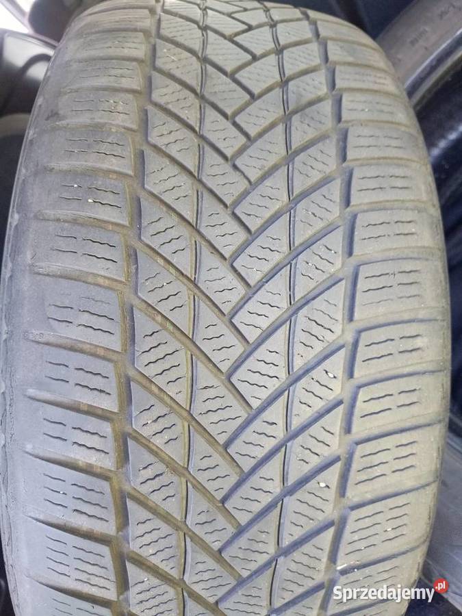Opona wielosezonowa 225 50 17 98v 2022r sprzedam