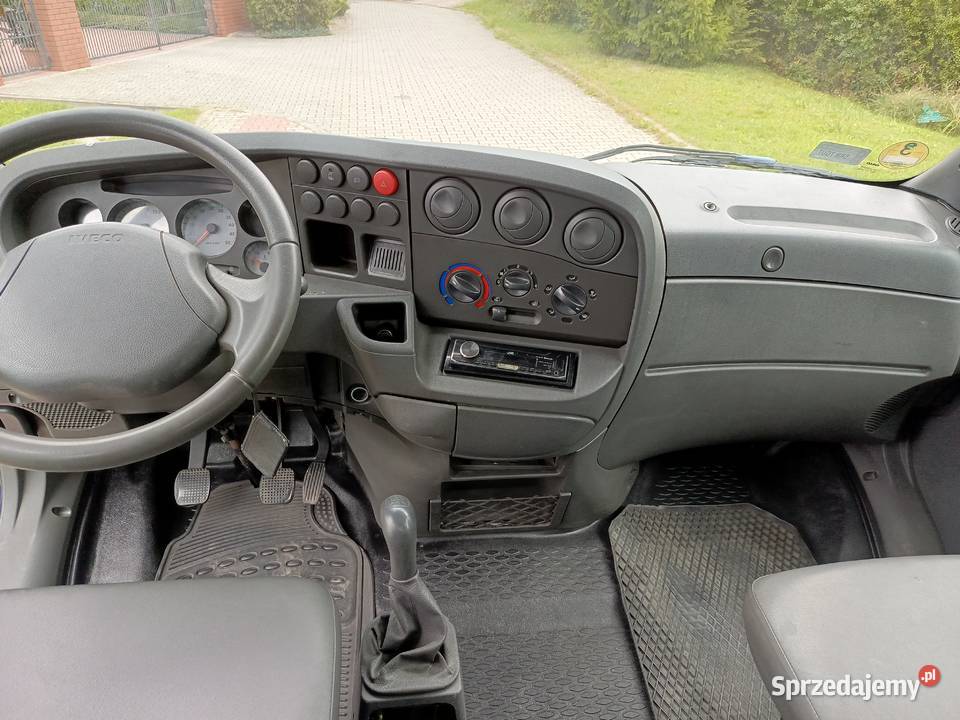 Iveco Daily doinwestowany aluminiowy najazd 5 m