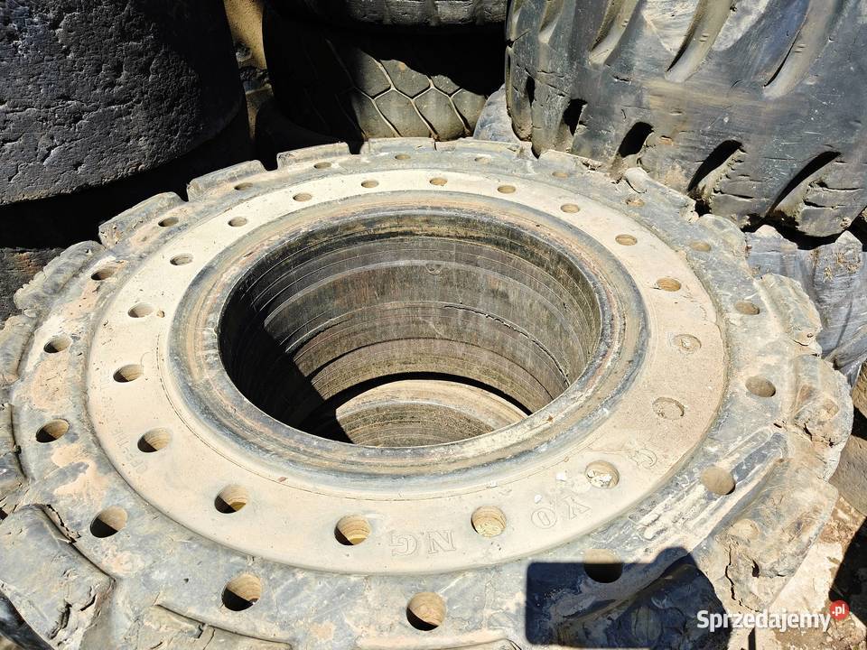 Opony pełne z ładowarek Liebherr Doosan CAT sprzedam