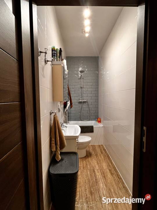 Mieszkanie w porządanej dzielnicy Wałbrzych pom. użytkowe sprzedam