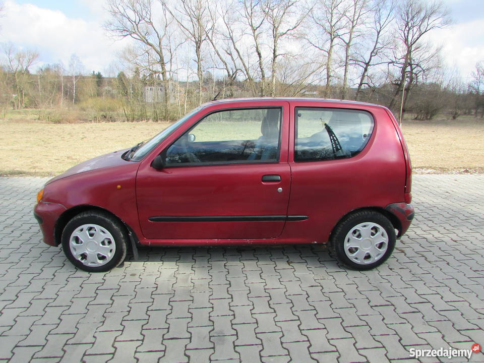 Fiat Seicento uszkodzony