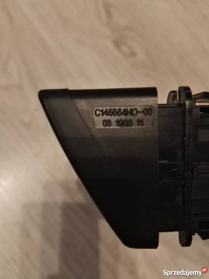 MAZDA PREMACY 323 WŁĄCZNIK ŚWIATEŁ AWARYJNYCH Międzychód sprzedam