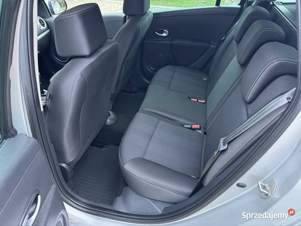 Renault Clio 2010 kombi 12 benzyna 101 CD Drezdenko