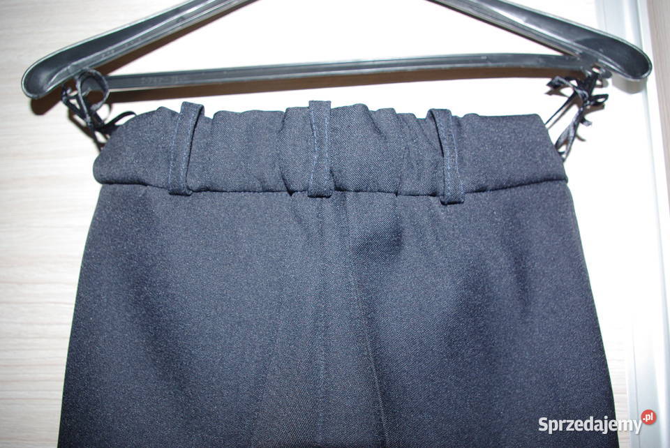 Komplet chłopięcy czarny 104 Rozmiar uniwersalny sprzedam