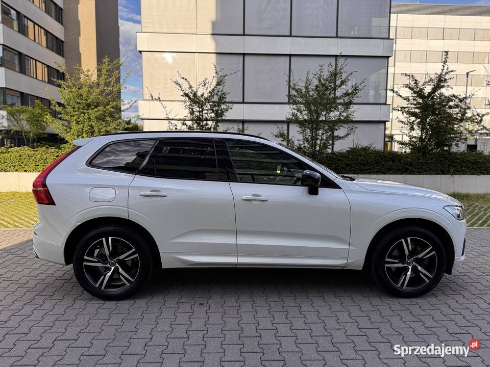 Volvo XC60 RDesign B5 D AWD 235 MHEV Panorama Poznań