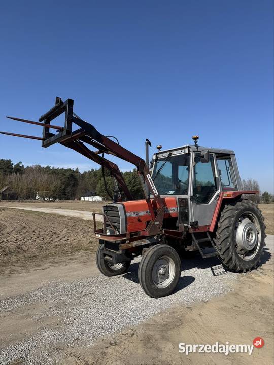 Ciągnik Massey Ferguson 675 Ładowacz czołowy tur Ferguson Przyłęk
