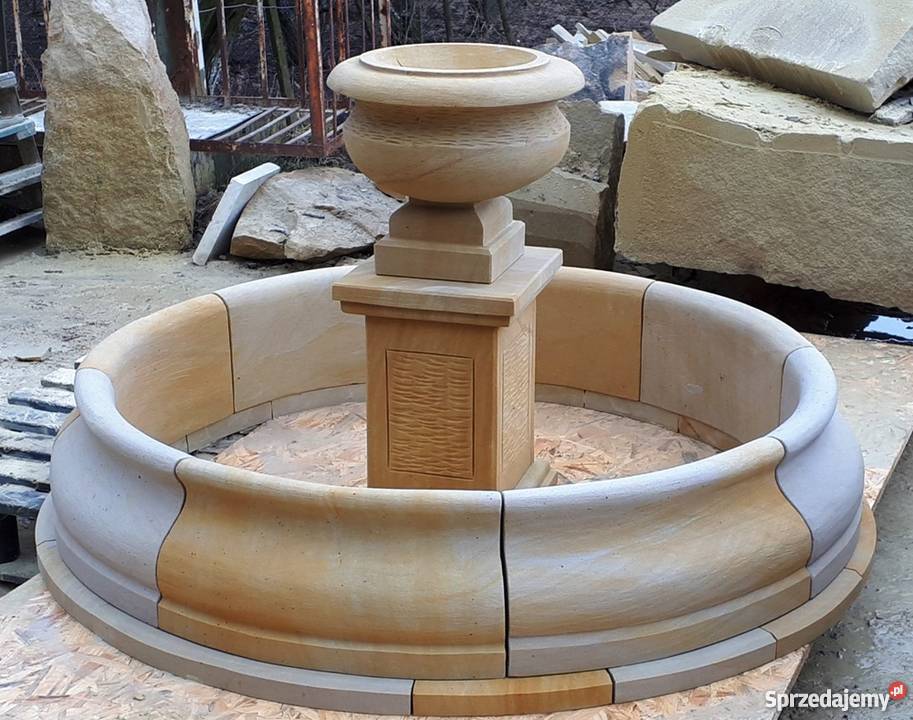 Fontanna piaskowiec kamień naturalny Kamienna Góra