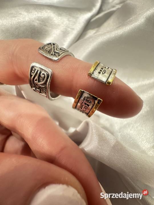 Pierścienie o tematyce egipskiej Dąbrowa Górnicza