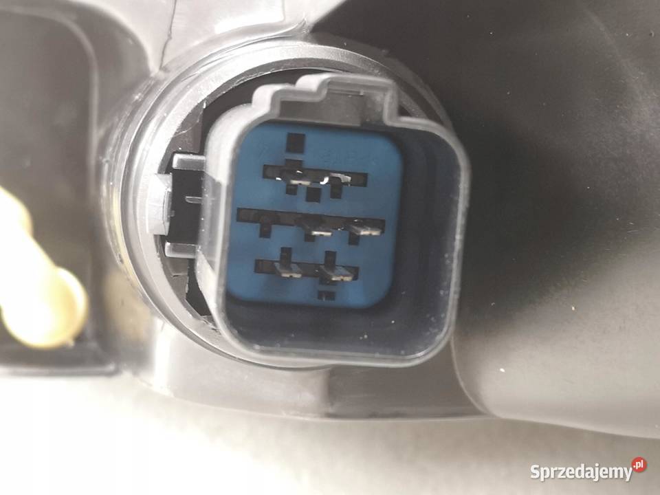 LAMPA PRAWY PRZÓD FORD FOCUS 19982004 NOWA