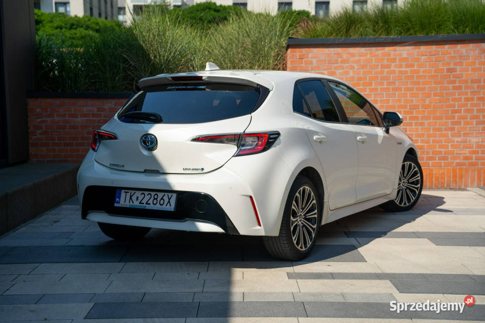 Toyota Corolla Comfort Style Tech Connect Salon asystent pasa ruchu Kraków