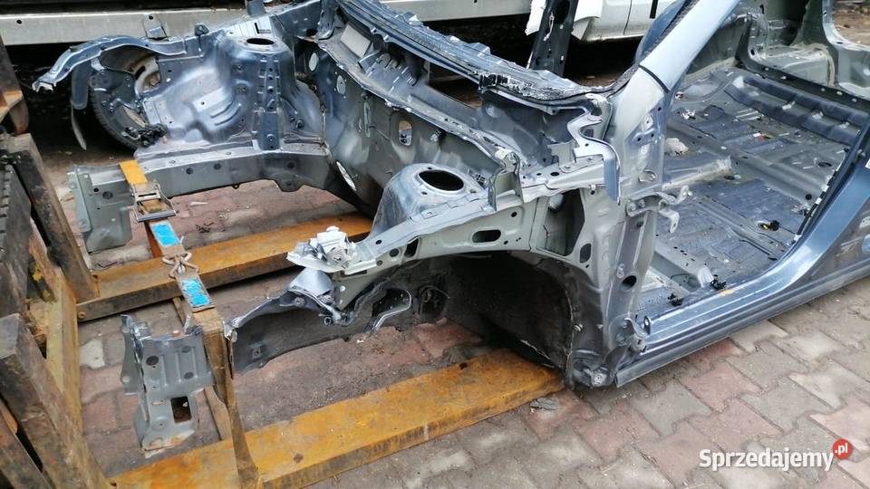 ĆWIARTKA PODŁUŻNICA LEWY PRZÓD 8V5 TOYOTA RAV 4 Zestawy części blacharskich sprzedam