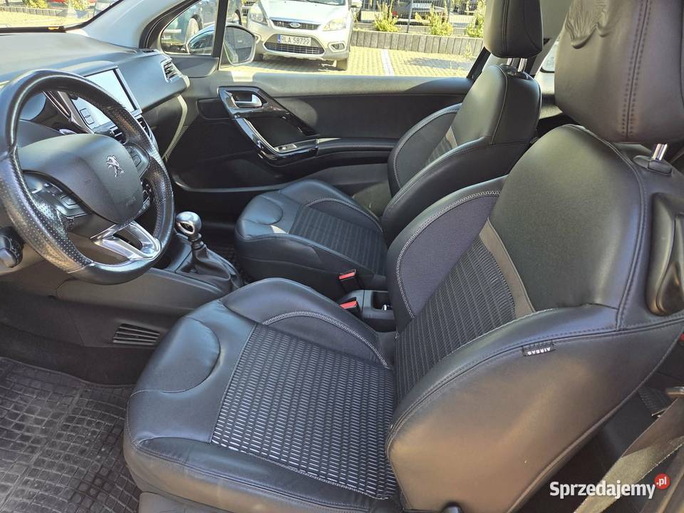 Peugeot 208 16l 2012r podkarpackie